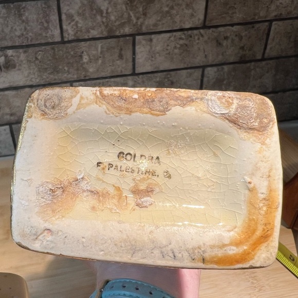 Pair of Vintage Goldra E. Palestine Mid-century Violin 9” Vases / Wall Pockets - Picture 8 of 13